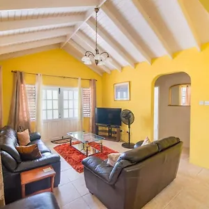 Beachy I Kitchen I Wi-fi I Shaded I Parking Holiday home