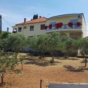 https://apartman-kali.hotelinzadar.com